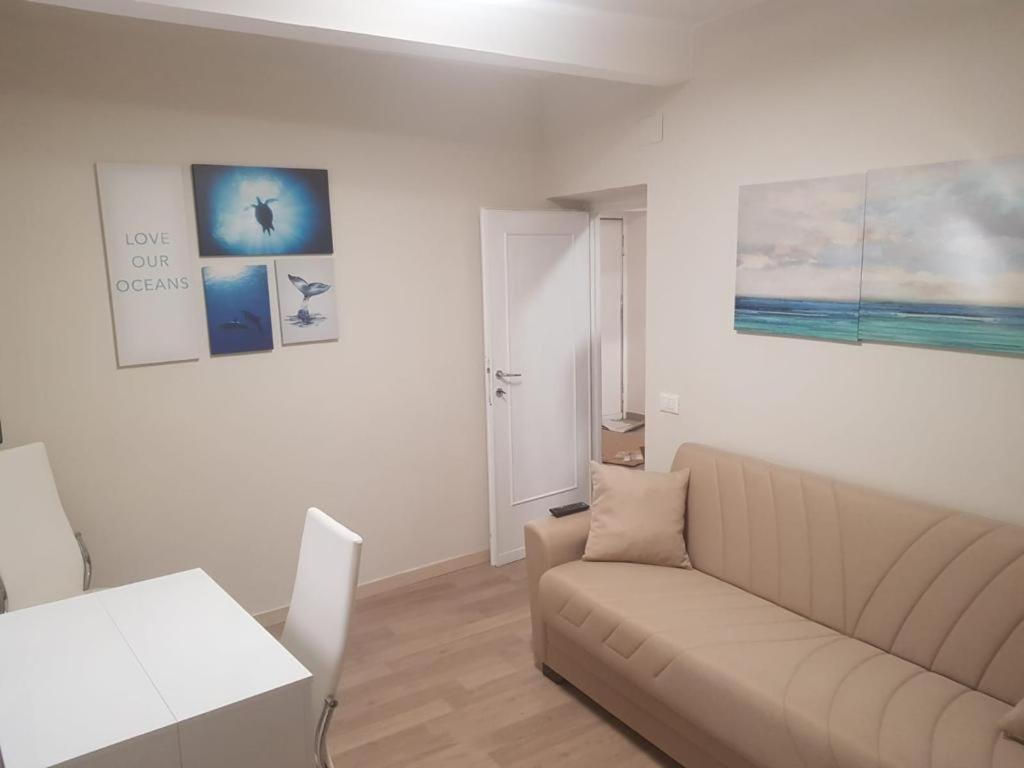 Apartamento Trilocale Nel Centro Di Sampierdarena Génova Exterior foto